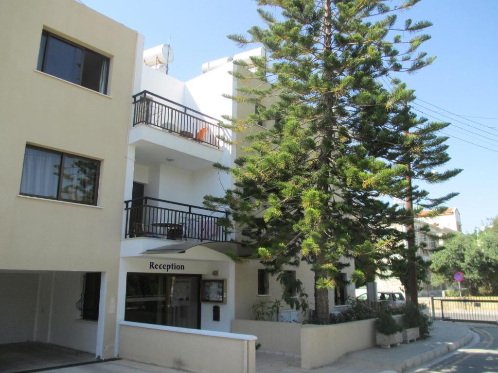 Andries Apartments Paphos Exteriör bild